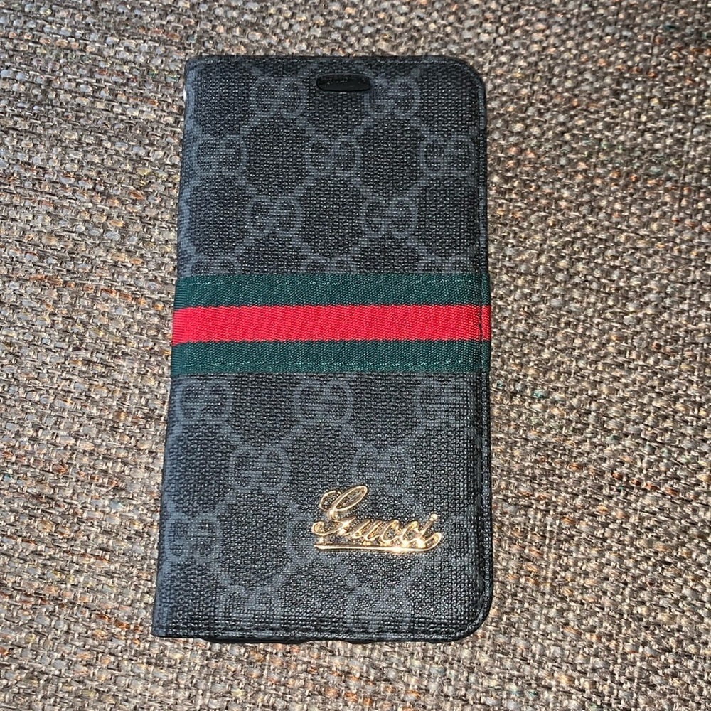 Gucci iPhone X card holder case Gently Loved MISSING LANYARD